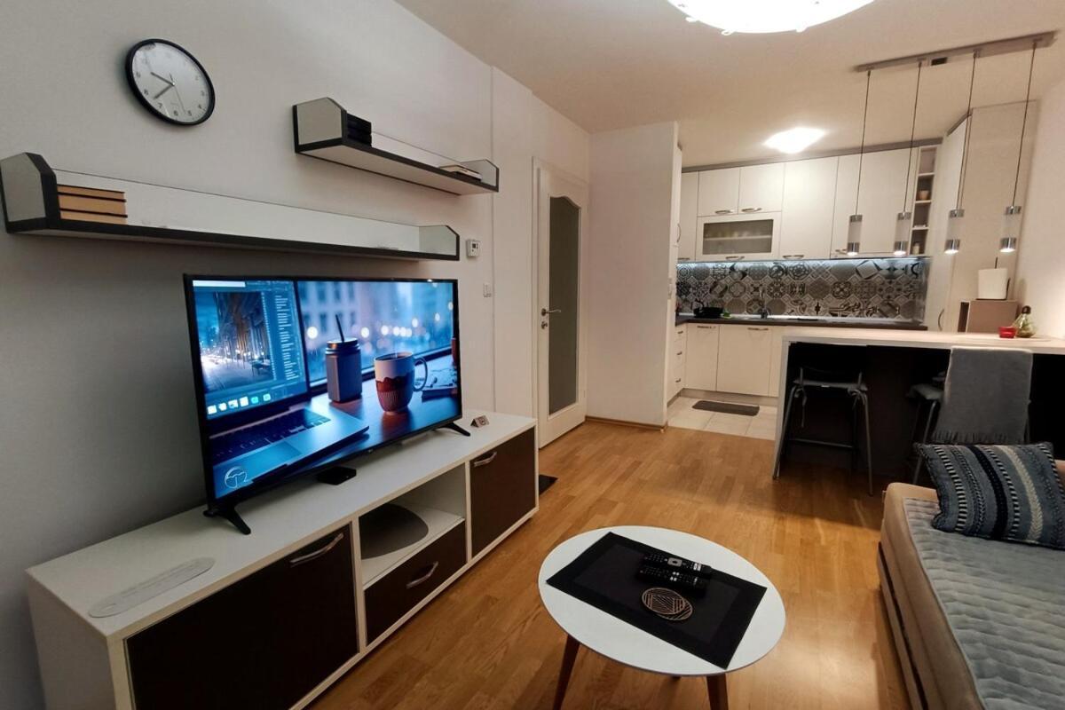 Lovely 1-bedroom Unit With Free Parking Apartment Sarajevo